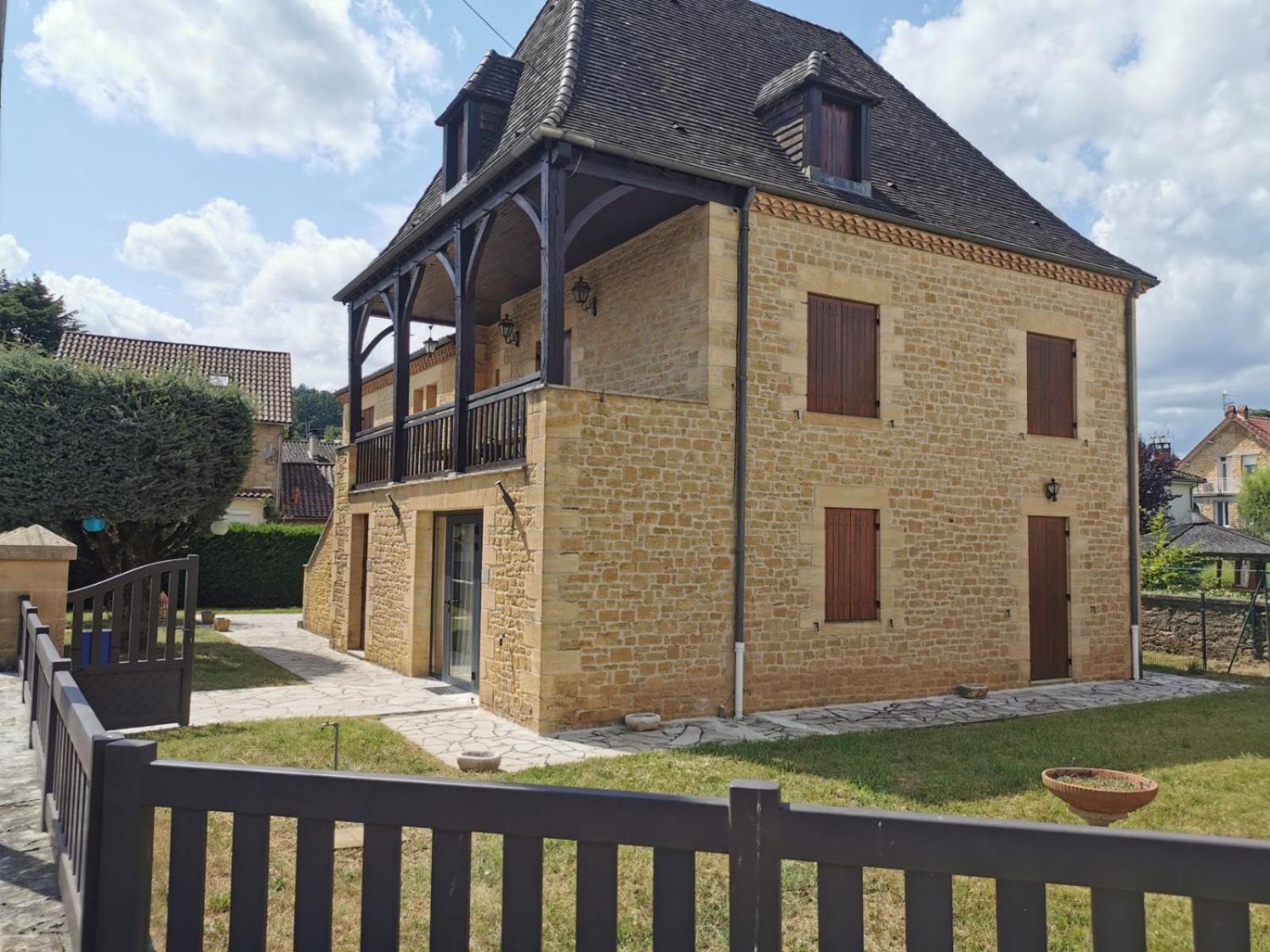 Villa Logement Spacieux Rez-De-Chaussee, Jardin, Stationnement Devant, A 5 Minutes A Pied Du Centre De Sarlat Extérieur photo